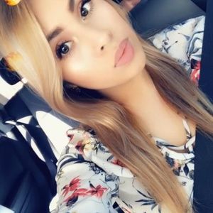 Meet your Posher, Elena